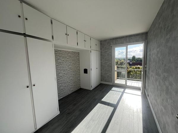 Appartement Dourdan 3 pièces bis de 84 m2 exposé plein sud avec vues dégagées !
