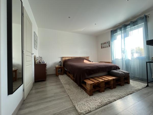 Honfleur (14600) HONFLEUR - Maison récente 125 m² - 5 pièces - 3 chambres - Garage - Jardin 1 120 m² - Bureau - Terrasse - Lumi