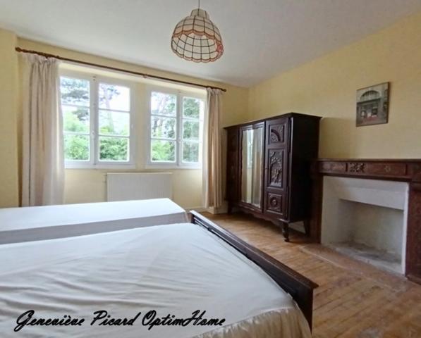 Grande maison de caractère à Pluméliau-Bieuzy avec piscine extérieure chauffée sur 6700 m2 de verdure