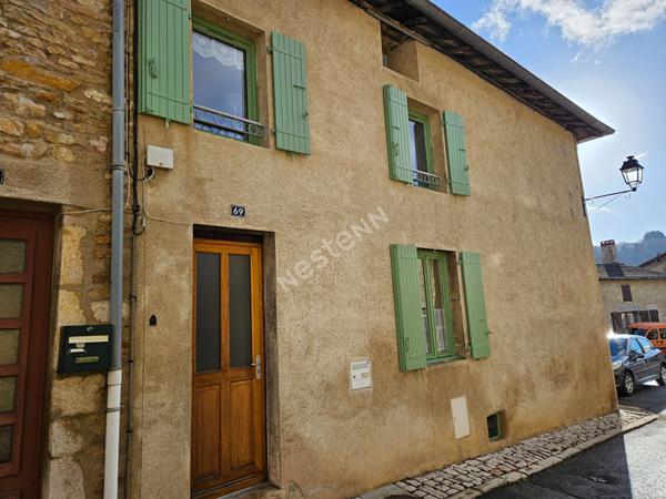 Maison de ville aux portes du jura et du revermont à 20 min de louhans et ses 157 arcades.