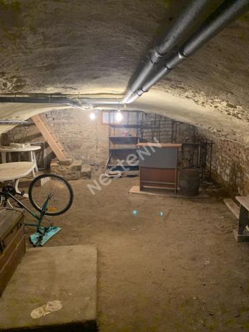 Maison de ville aux portes du jura et du revermont à 20 min de louhans et ses 157 arcades.