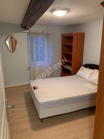 Maison de ville aux portes du jura et du revermont à 20 min de louhans et ses 157 arcades.