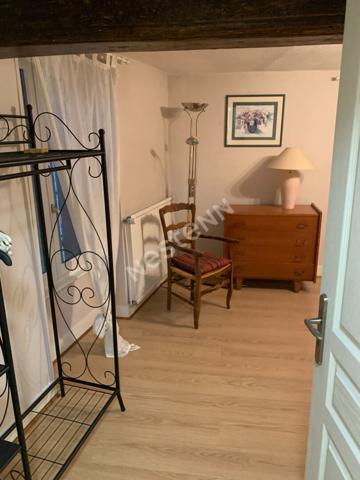 Maison de ville aux portes du jura et du revermont à 20 min de louhans et ses 157 arcades.