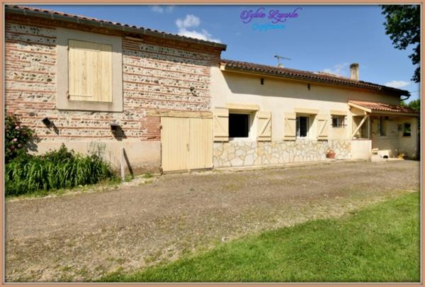 Propriete à vendre 6 pièces SAINT SIXTE (47) 5 chambres, 2 salles d'eau