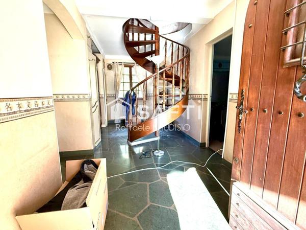 BOULOURIS – VILLA DE CARACTÈRE AU CALME