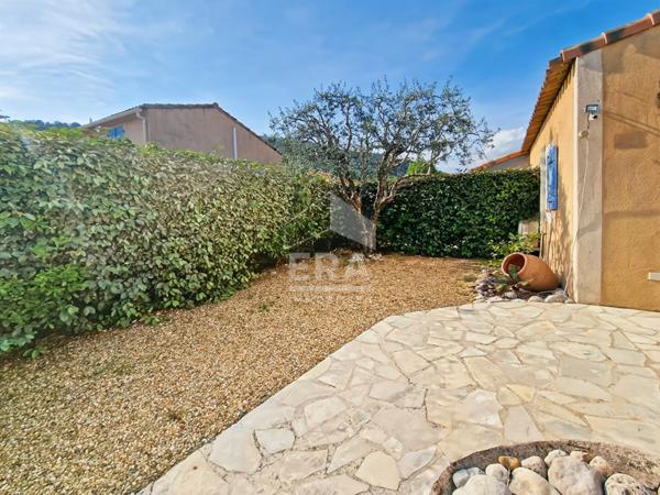 MAISON MITOYENNE 3 PIECES DANS DOMAINE SECURISE AVEC PISCINE -