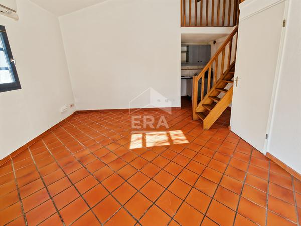 MAISON MITOYENNE 3 PIECES DANS DOMAINE SECURISE AVEC PISCINE -