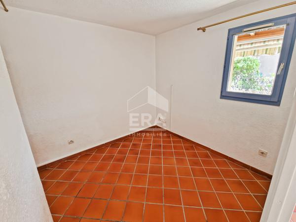 MAISON MITOYENNE 3 PIECES DANS DOMAINE SECURISE AVEC PISCINE -