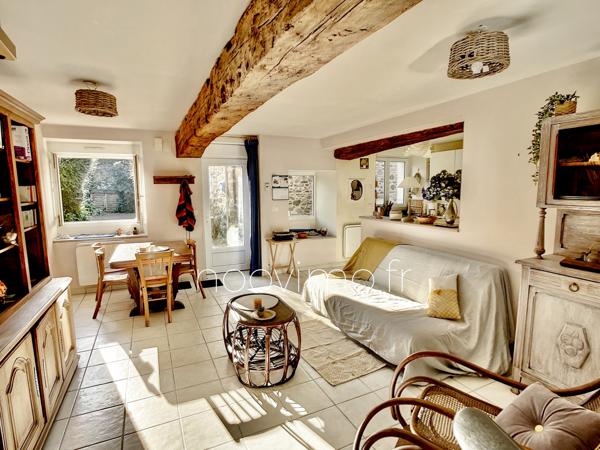 Maison pierres 2 chambres, centre.