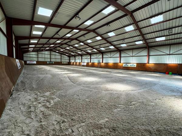 Corps de ferme Clos Fontaine 10 pièce(s) 200 m2 et 50000m2