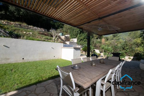 Villa entièrement rénovée à vendre 7 pièces TOULON (83) Terrain 650 m²