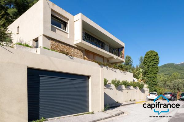 Villa entièrement rénovée à vendre 7 pièces TOULON (83) Terrain 650 m²