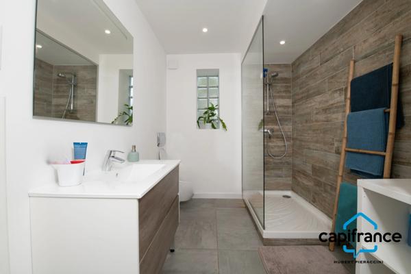 Villa entièrement rénovée à vendre 7 pièces TOULON (83) Terrain 650 m²