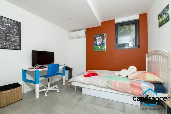 Villa entièrement rénovée à vendre 7 pièces TOULON (83) Terrain 650 m²