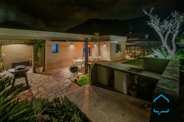 Villa entièrement rénovée à vendre 7 pièces TOULON (83) Terrain 650 m²