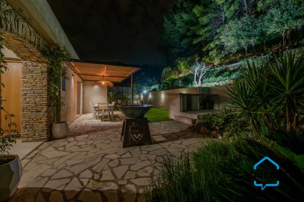 Villa entièrement rénovée à vendre 7 pièces TOULON (83) Terrain 650 m²