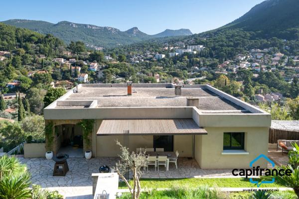 Villa entièrement rénovée à vendre 7 pièces TOULON (83) Terrain 650 m²