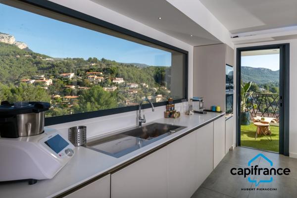 Villa entièrement rénovée à vendre 7 pièces TOULON (83) Terrain 650 m²