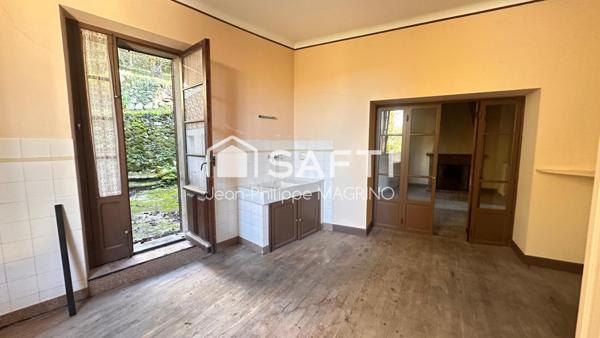 Ancienne Maison de Maitre - centre Lavelanet avec terrain