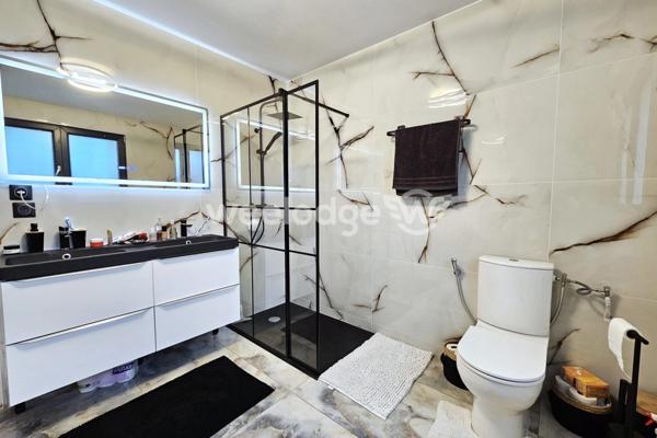 Maison à vendre 8 pièces de 156 m² à Conflans-Sainte-Honorine