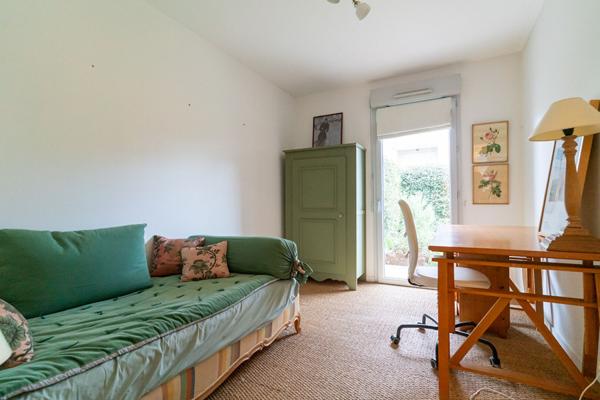 Appartement esprit maison avec jardin. Résidence récente et sécurisée