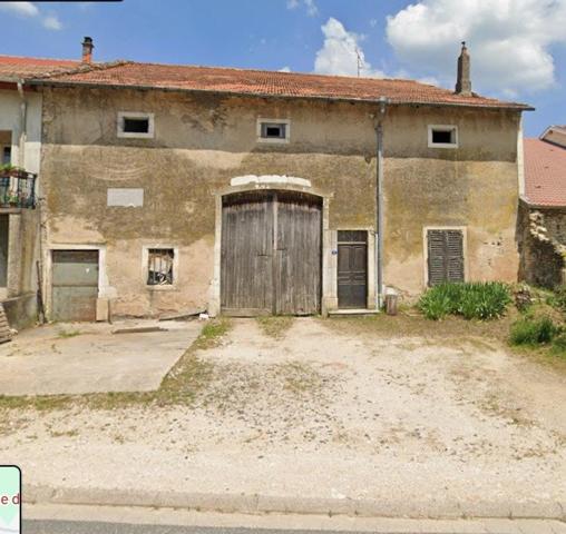 Ancien corps de ferme spacieux