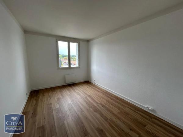 Appartement à louer 2 pièces 61.73m² Le Blanc (36300)