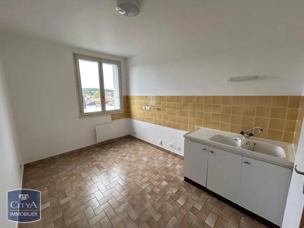 Appartement à louer 2 pièces 61.73m² Le Blanc (36300)