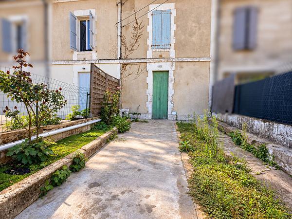 16000 ANGOULEME Maison de ville à Angoulême ? Un bien accessible aux multiples possibilités