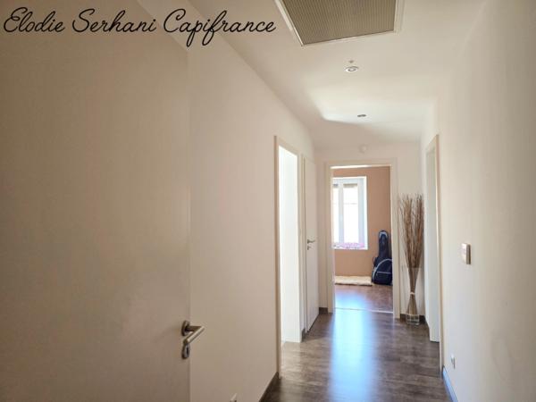 En Exclusivité Maison atypique d'environ 340m2, 9 pièces sur une parcelle de 1016m2 à Longevelle-sur-le-Doubs