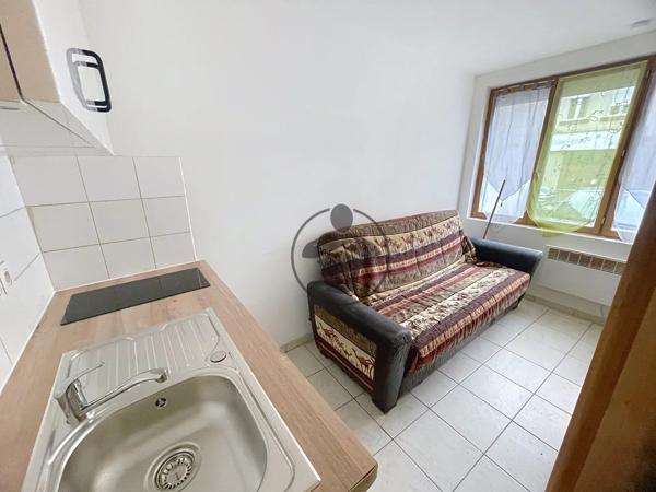 Location                                                      Appartement
                        
                     1 pièces                      11 m2                     à Saint-Quentin
