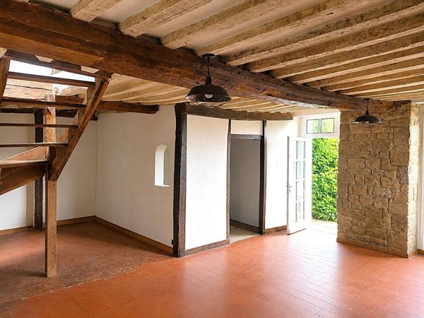 Maison à la campagne avec étang