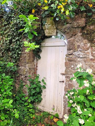 Maison à la campagne avec étang
