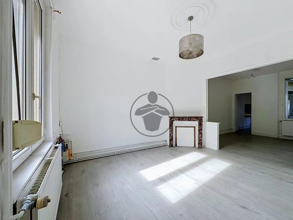 Vente                                                      Maison de ville
                        
                     4 pièces                      74 m2                     à Saint-Quentin