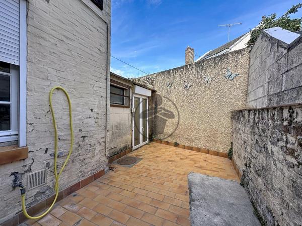 Vente                                                      Maison de ville
                        
                     4 pièces                      74 m2                     à Saint-Quentin