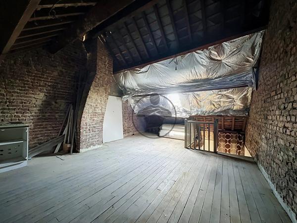 Vente                                                      Maison de ville
                        
                     4 pièces                      74 m2                     à Saint-Quentin