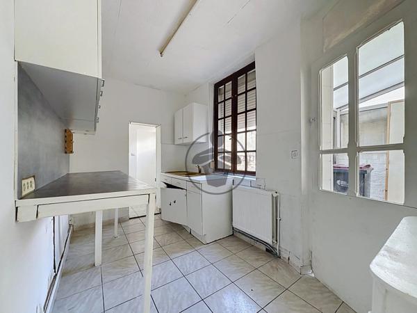 Vente                                                      Maison de ville
                        
                     4 pièces                      74 m2                     à Saint-Quentin