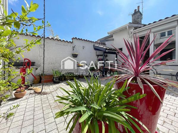 BARRIERE DU MEDOC (au calme) Échoppe avec dépendance et extérieur