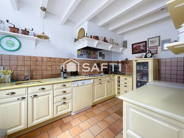 BARRIERE DU MEDOC (au calme) Échoppe avec dépendance et extérieur