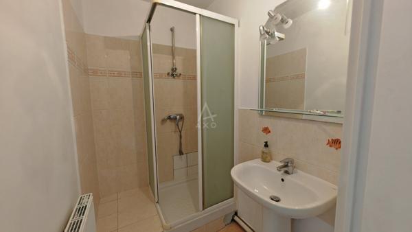 Appartement F5 au 1er étage 4 chambres 2 parkings