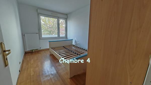 Appartement F5 au 1er étage 4 chambres 2 parkings