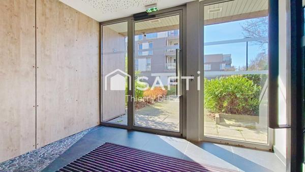 Tourcoing proximité Mouvaux, T2 lumineux de 49m² avec balcon et place de parking en sous-sol