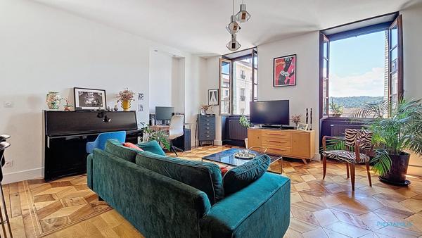 VIENNE (Hypercentre) Appartement T3 - 75m2 - Vue dégagée