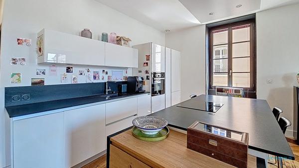 VIENNE (Hypercentre) Appartement T3 - 75m2 - Vue dégagée