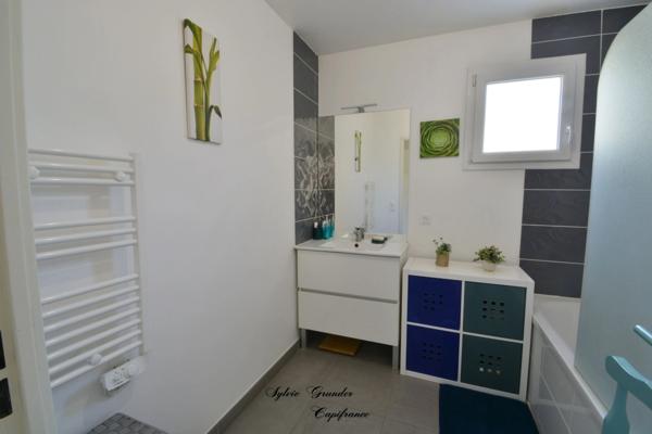 Dpt Gard (30), à vendre NIMES appartement T3 de 76,4 m²