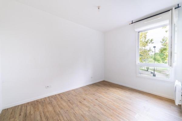 Appartement 4 pièces familial, rénové, en face d'un parc arboré