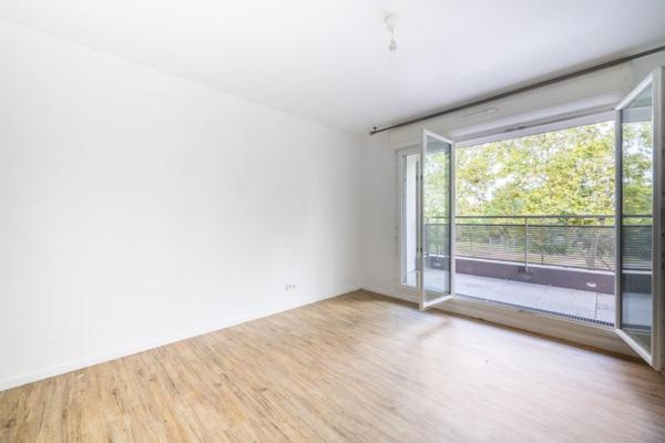 Appartement 4 pièces familial, rénové, en face d'un parc arboré