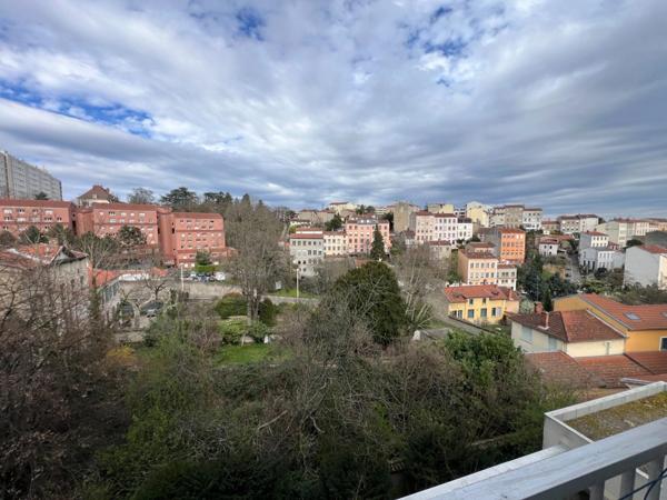 Appartement à vendre 4 pièces LYON 4EME ARRONDISSEMENT (69) avec garage