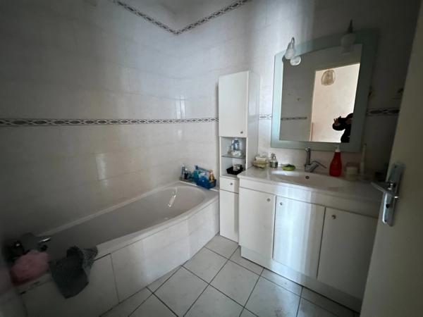 Appartement à vendre 4 pièces LYON 4EME ARRONDISSEMENT (69) avec garage