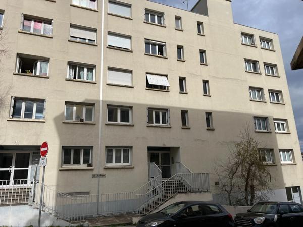 Appartement à vendre 4 pièces LYON 4EME ARRONDISSEMENT (69) avec garage